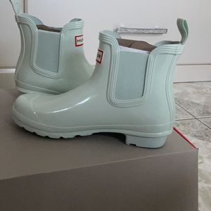 Mint Chelsea hunter boots